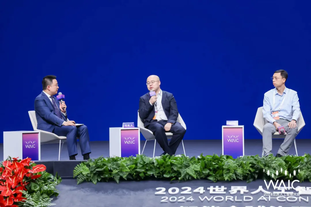 闫俊杰：MiniMax下月发布视频生成产品