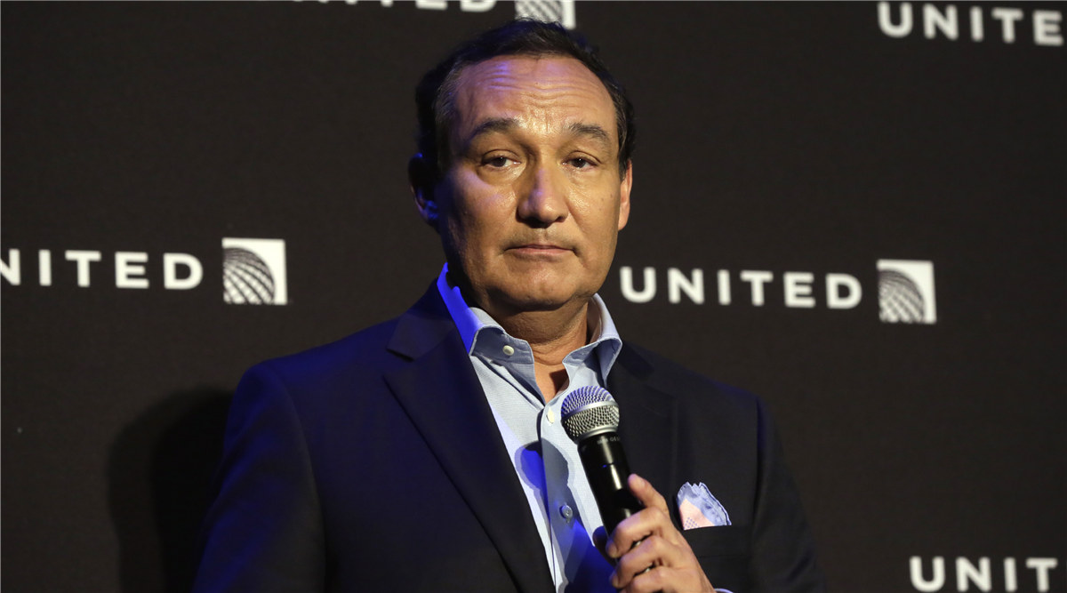 美联航CEO致歉：将彻底检讨目前规则 不让事件重演 | 第一财经杂志